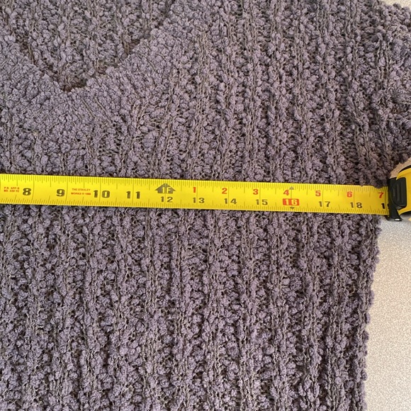 Guilty - Womens v-neck sweater. Size L - Picture 7 of 10